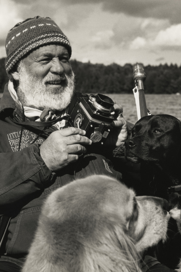 Le grandi passioni di Bruce Weber: la fotografia, i cani, il Bar Basso
