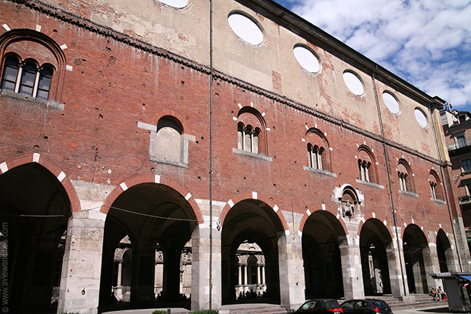 Palazzo della Ragione a Milano, Piazza dei Mercanti