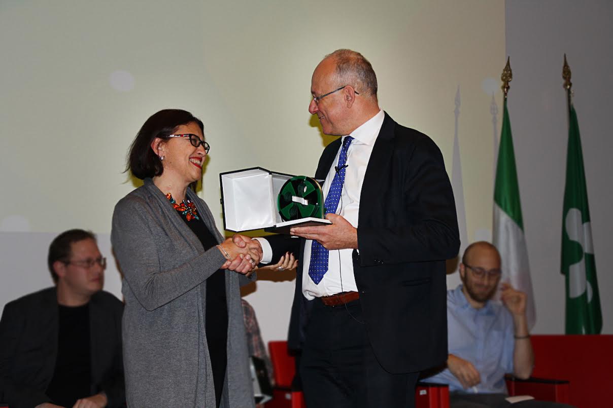 Luisa Galbiati riceve il premio Digital Award
