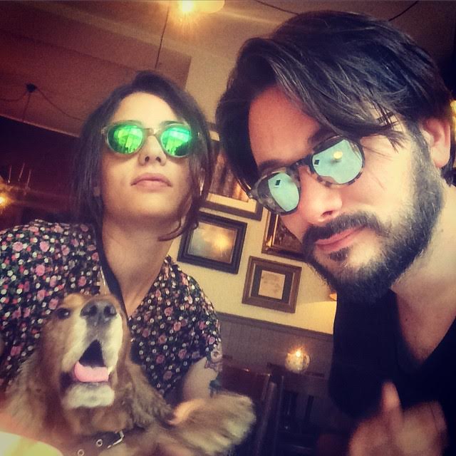 Il cane Ugo, Marcellina e Tiberio, modalità occhiali a specchio