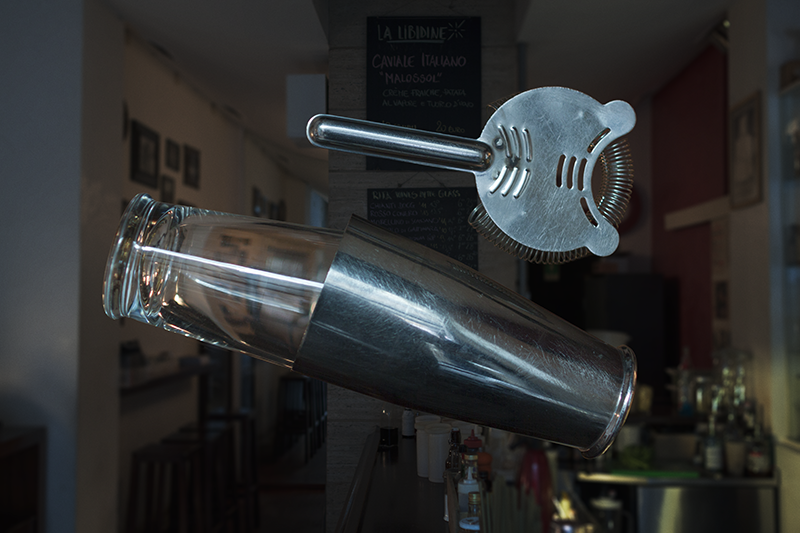 Il Boston Shaker fotografato da Raul Colombi per la mostra Bar Tools/Cose da barman a cura di Zero presso la Galleria Plasma del Plastic, marzo 2016