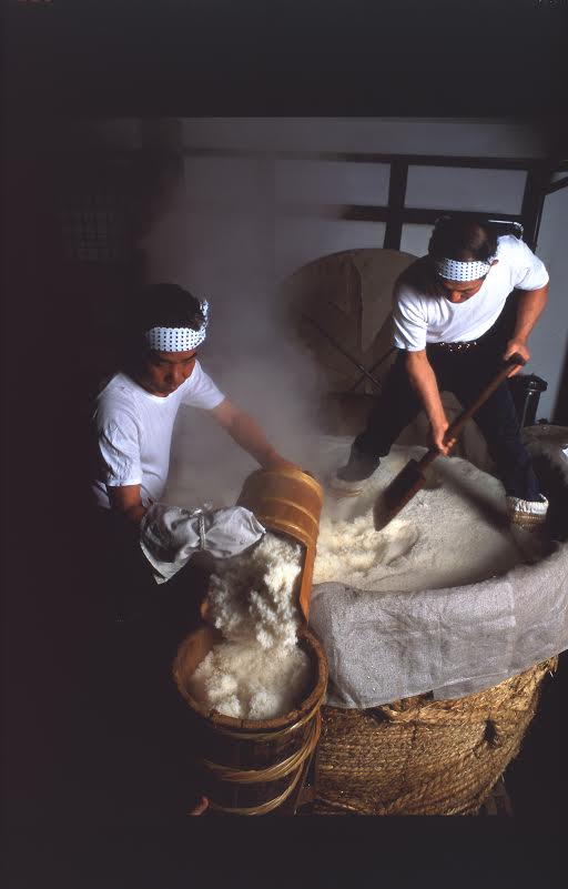 Produzione artigianale di sake