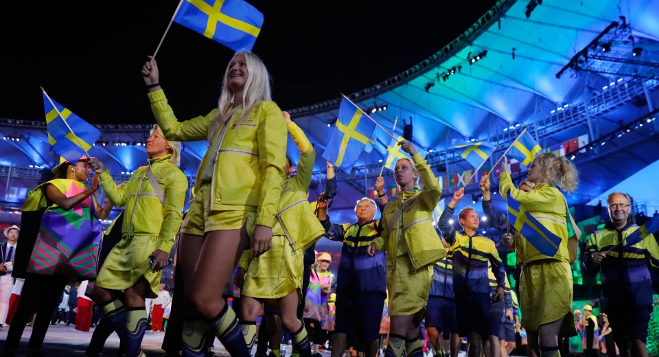 RIO DE JANEIRO, BRAZIL - AUGUST 05: Members of Sweden participate during the Opening Ceremony of the Rio 2016 Olympic Games at Maracana Stadium on August 5, 2016 in Rio de Janeiro, Brazil. (Photo by Jamie Squire/Getty Images)