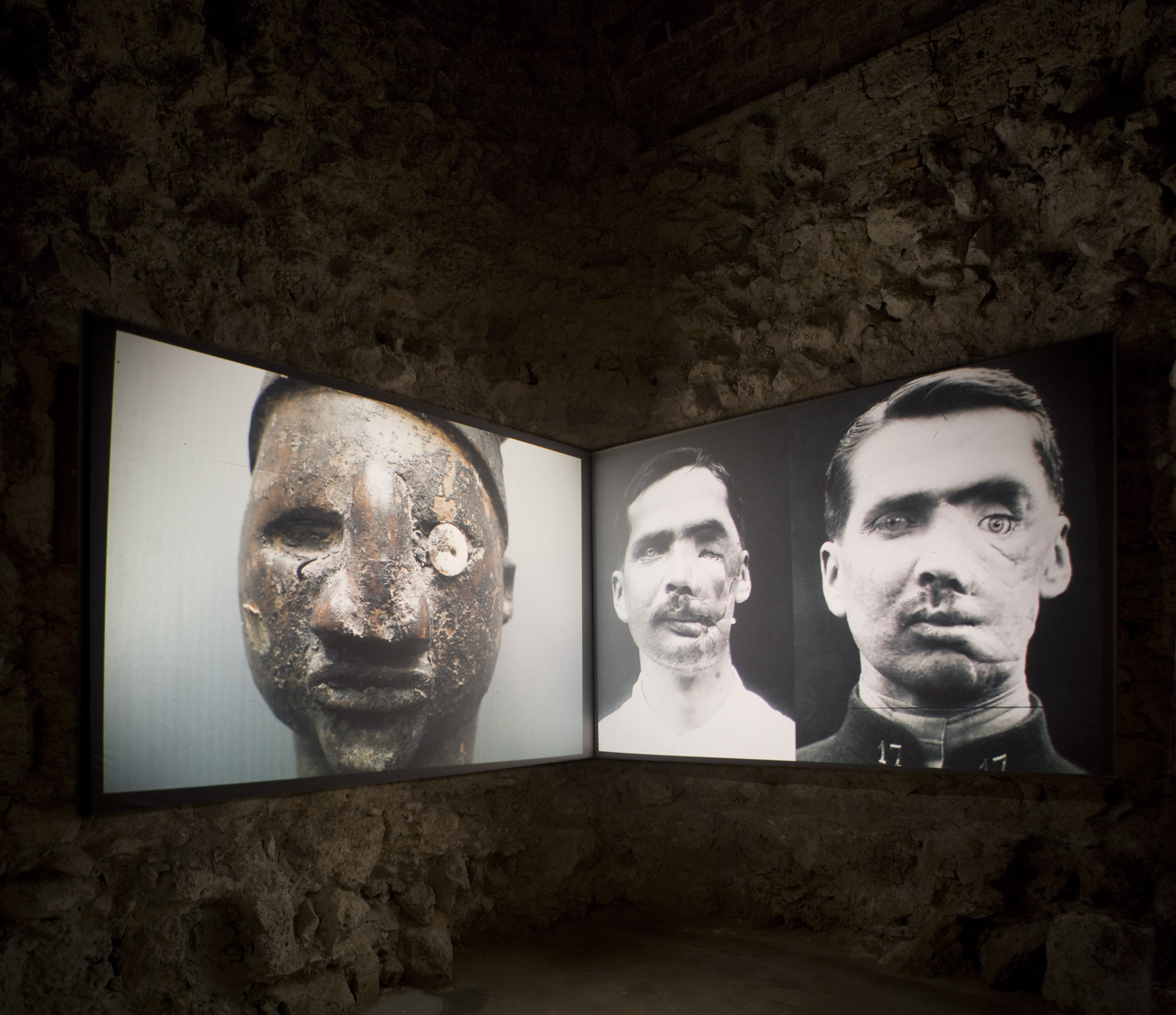 Kader Attia, Open your eyes, 2014, two sets of 80 black and white and color slides, Collezione E. Righi. Courtesy Galleria Continua, San Gimignano - Beijing - Les Moulins - Habana