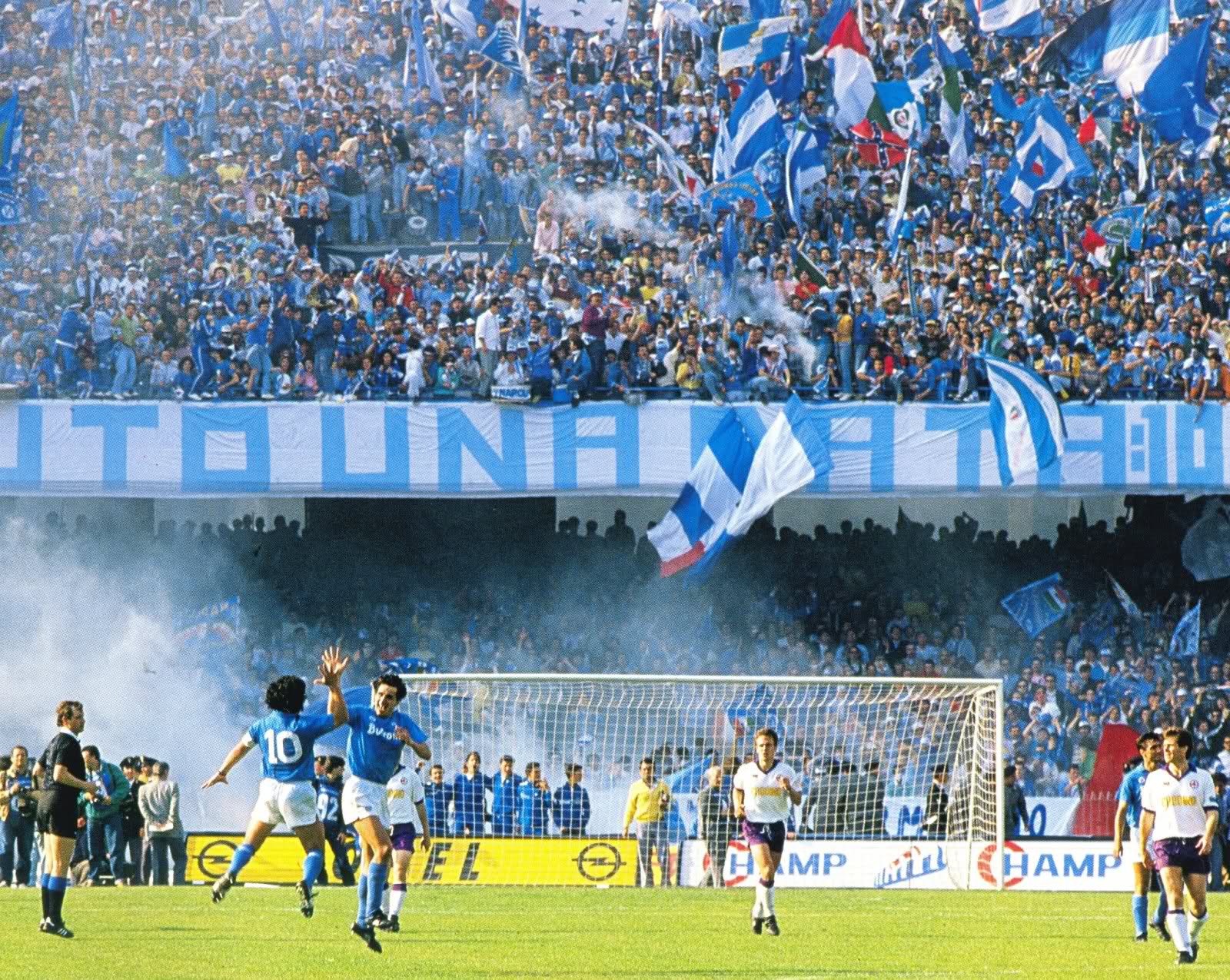 Il San Paolo di Napoli nell'era Maradona.