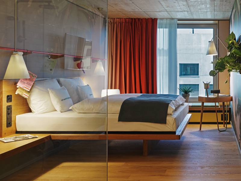4912_8_25hours_Hotel_Zurich_Langstrasse_L-Room_1