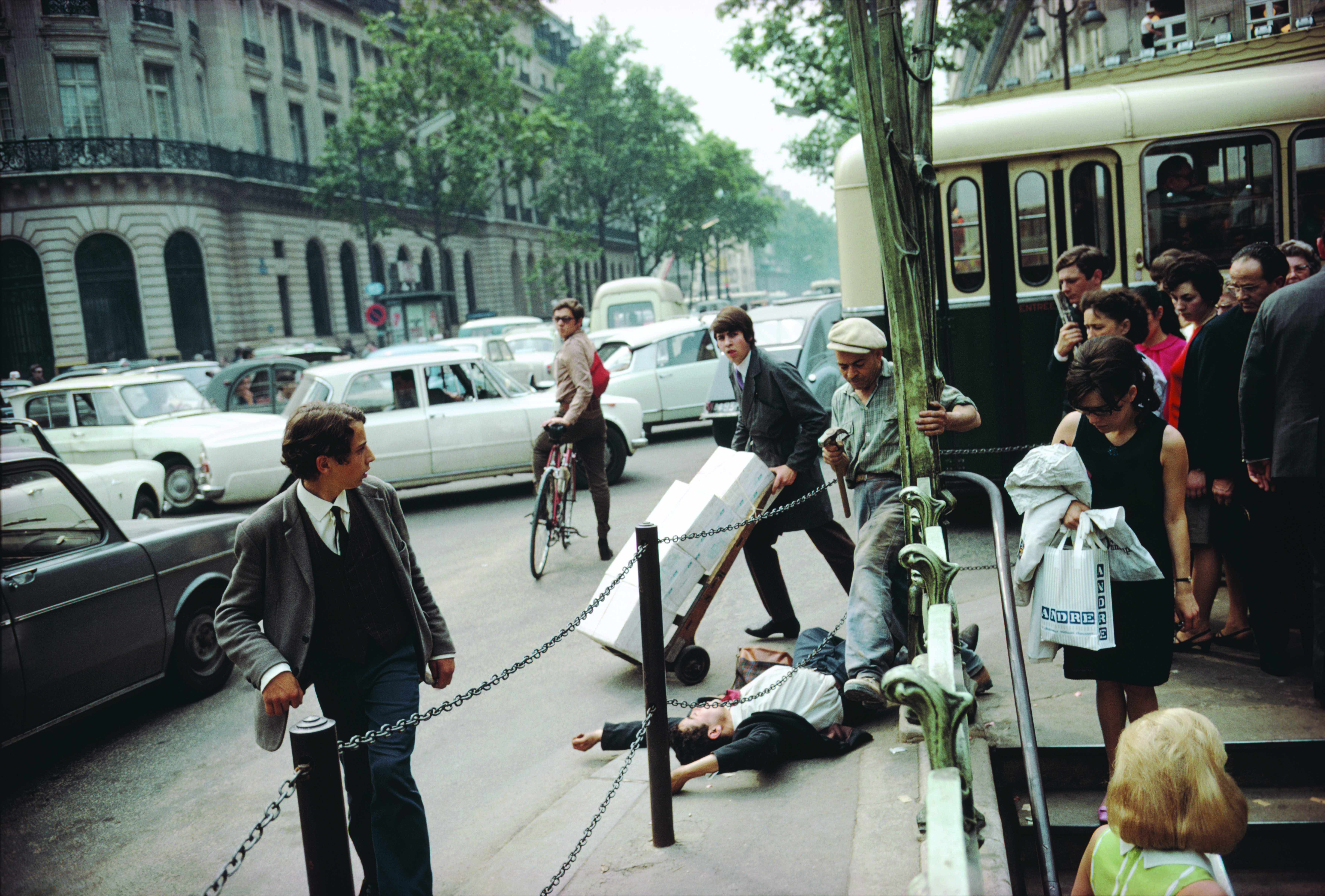 Paris, France, 1967 ©Joel Meyerowitz courtesy Polka Galerie